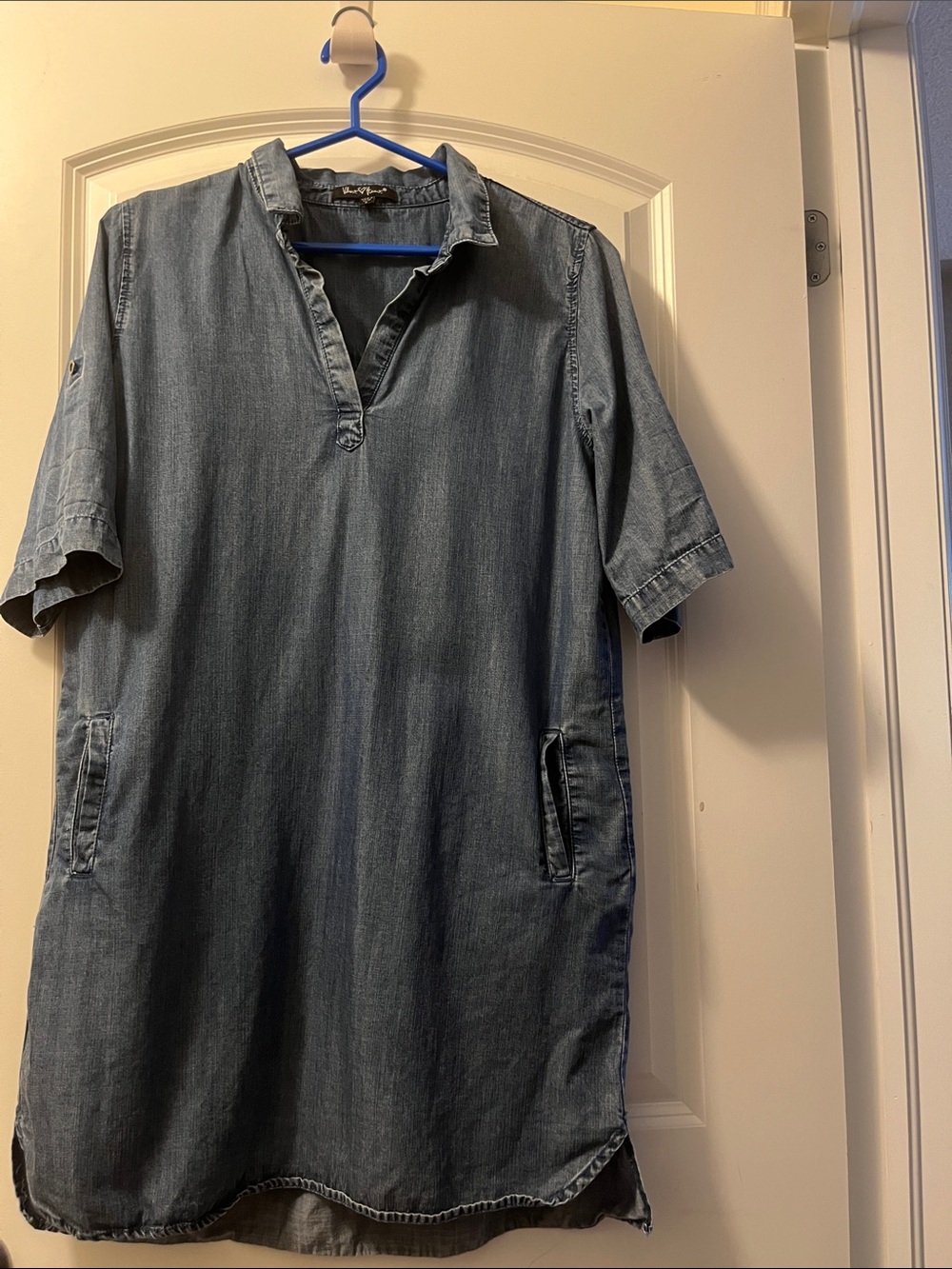 Washed Blue Denim Short-Sleeve Shirt Dress with Pockets - Casual Pull-On